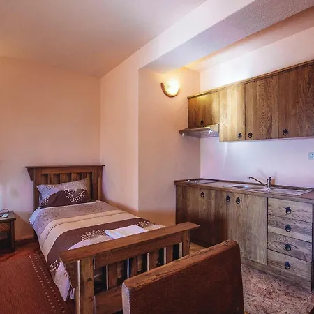 Apartman I Sobe Dinko *