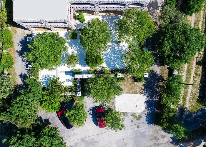 I Sobe Dinko * Starigrad Paklenica